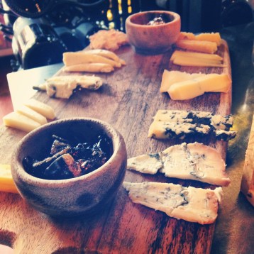 cheesetique cheese sampler